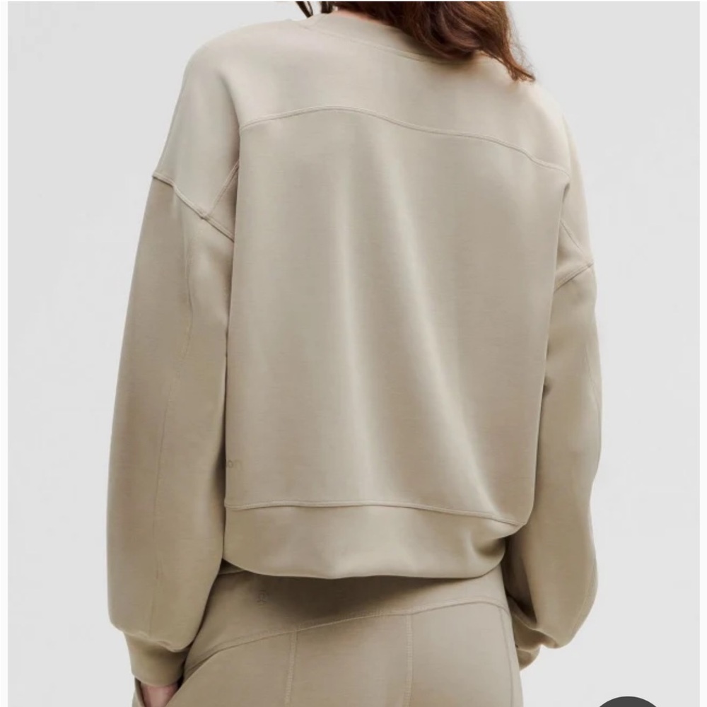 Lululemon Softstream Cropped Sweatshirt - Picture 2 of 9